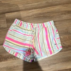 Vineyard Vines size medium short